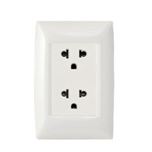 Tomacorriente con Tierra Doble